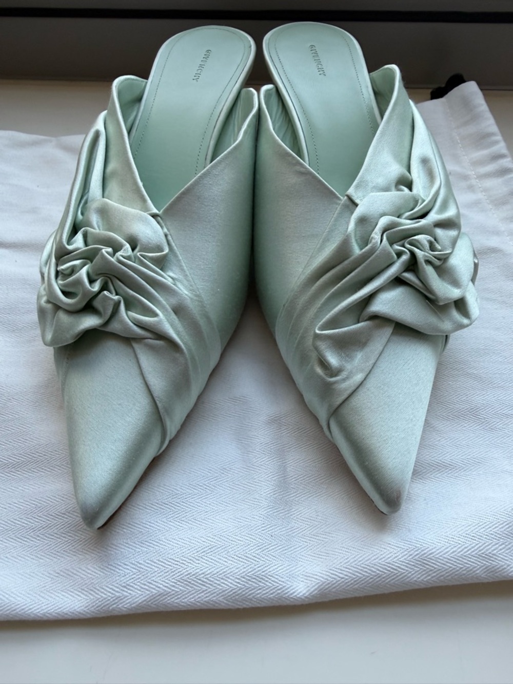 Brand New Givenchy Mint Green Satin Knotted Pointed Mules - Picture 4 of 7